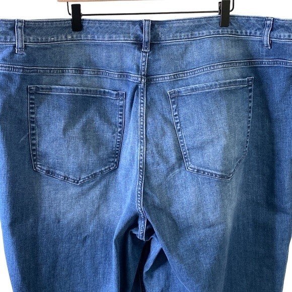 Lane Bryant Mid-Rise Wide Leg Pedal Distressed Jean Short Signature Fit Stretchy - Picture 6 of 14